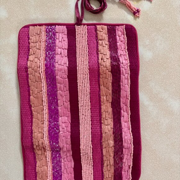 ANTHROPOLOGIE | Strawberry + Fuchsia Beaded Pouch | NWT NWT - Picture 2 of 3